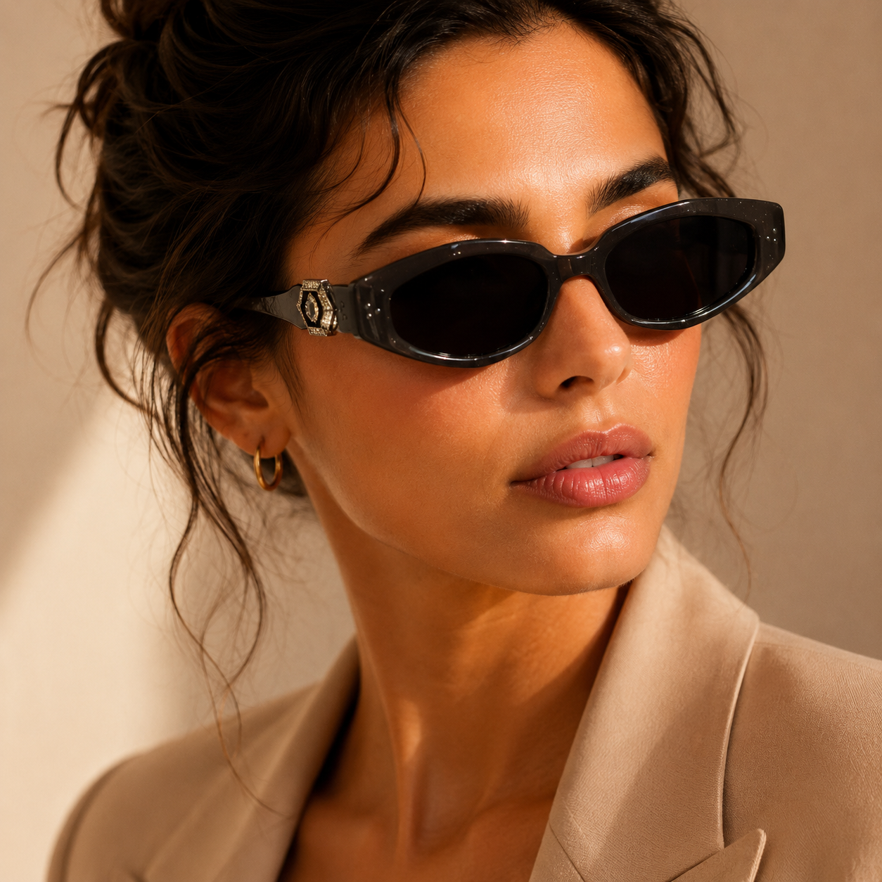 Noir Glam Oval Sunglasses